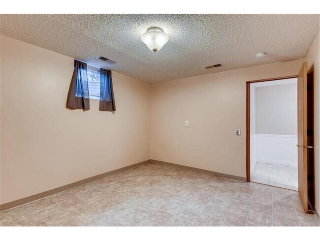 Building Photo - 7741 Heritage Rd