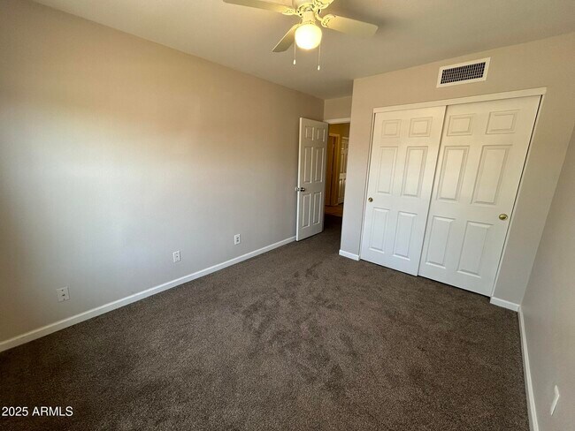 Building Photo - 7531 W Taro Ln