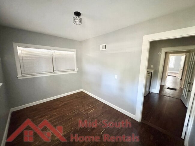 Building Photo - 666 Landis St