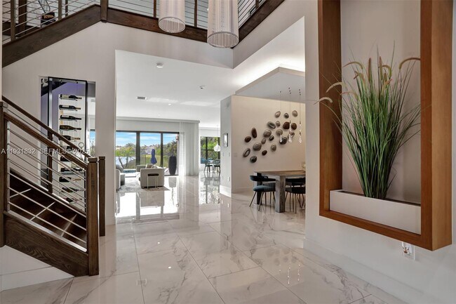 Building Photo - 17113 Aquavera Way