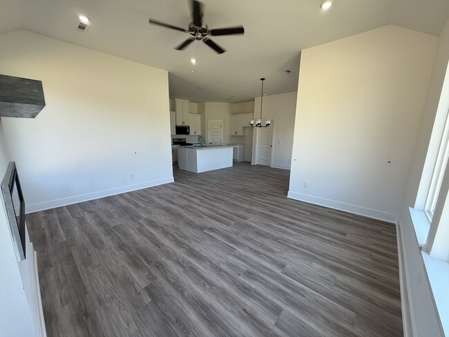 Building Photo - 416 Gosling Is