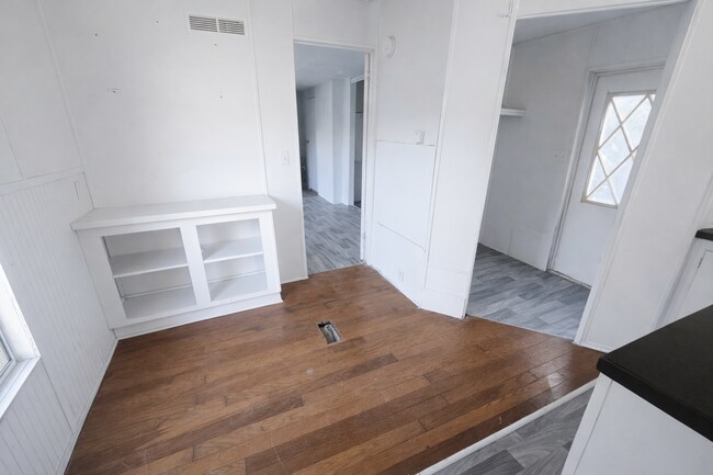 Building Photo - 110 Deborah Dr