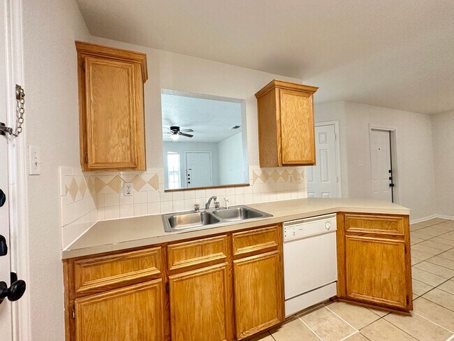 Building Photo - 2608 Seabiscuit Dr
