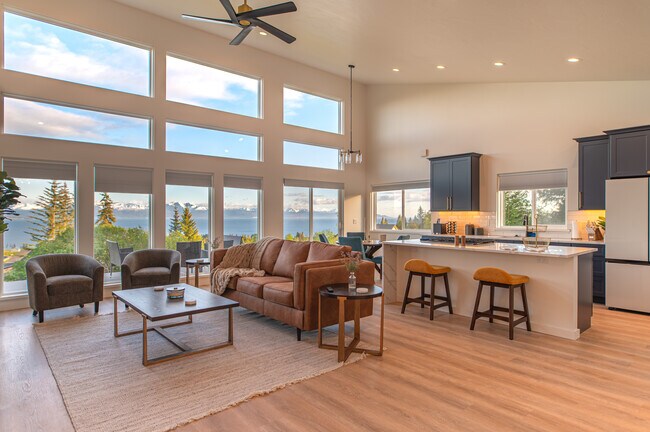 Building Photo - 833 Linstrang Wy