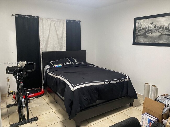 Building Photo - 1631 NW 29th Ave