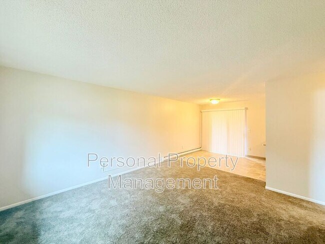 Building Photo - 1335 Z St