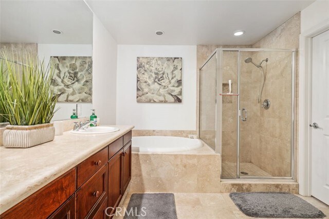 Building Photo - 128 N Oak Knoll Ave