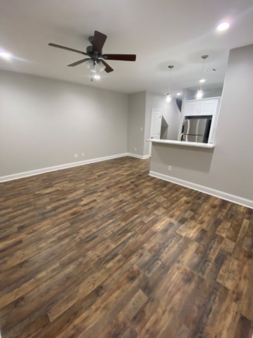 Building Photo - 102 Glade Blvd