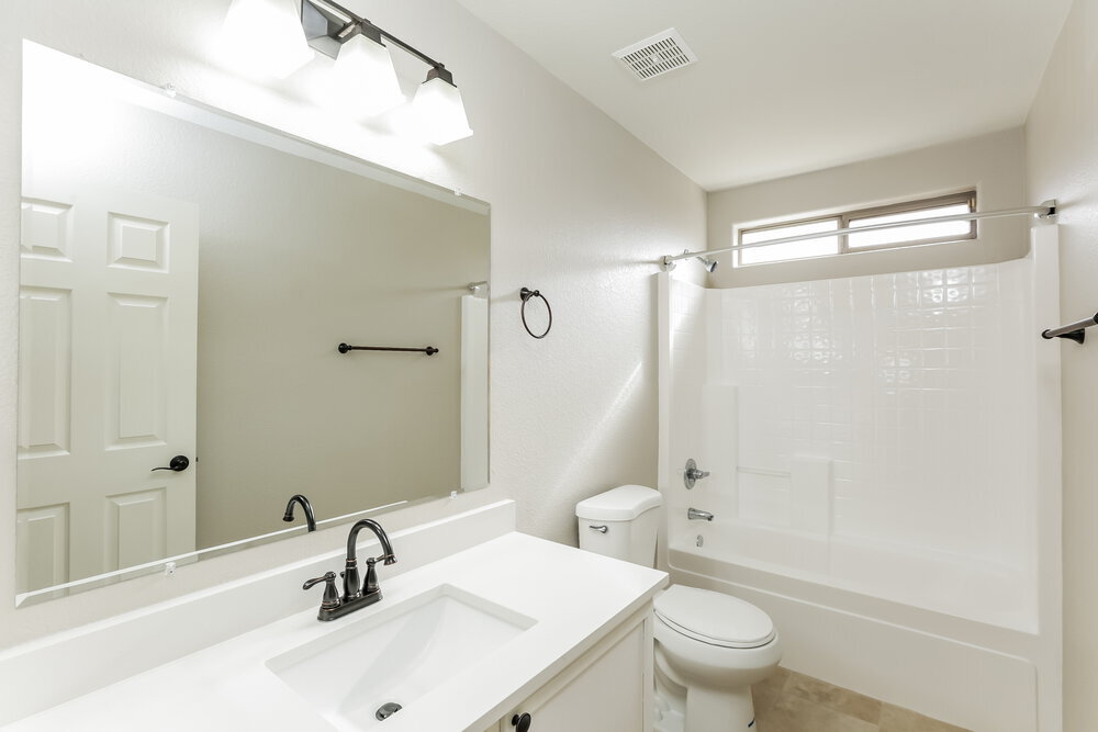 Building Photo - 2638 E Valencia Dr