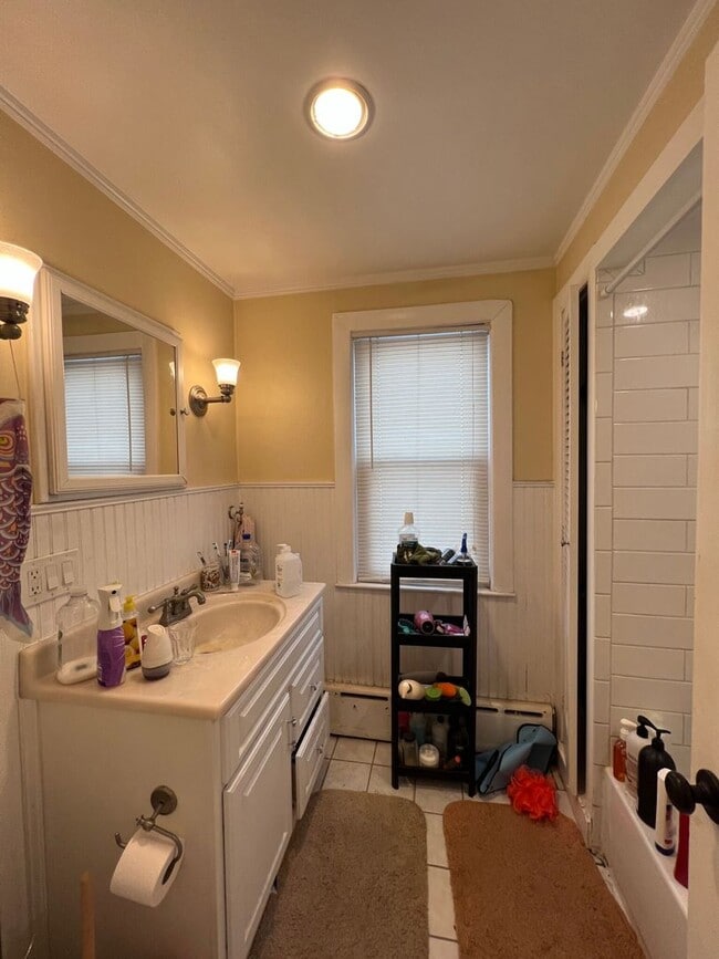 Building Photo - 25 Chandler St