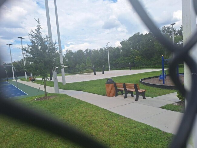 Building Photo - 3999 Ambrose Ave