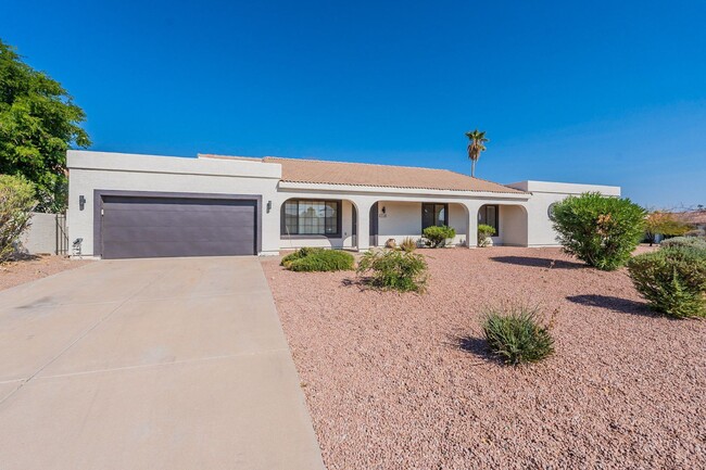 Building Photo - Two bedrooms with Garage in Fountain Hills!