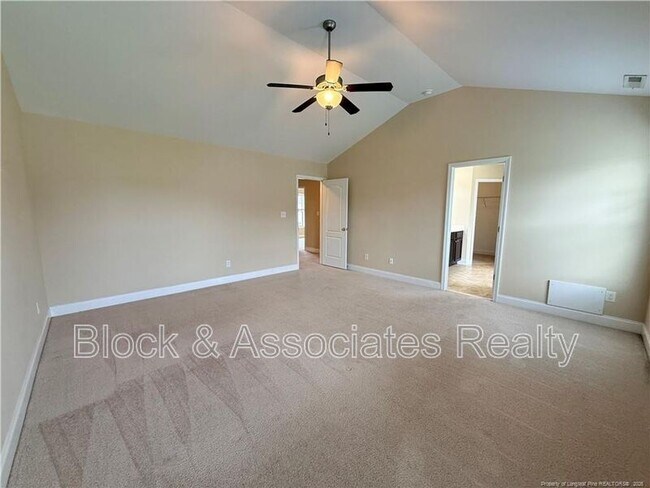 Building Photo - 1705 Bluffside Dr
