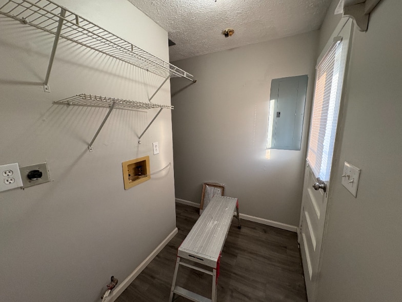 Building Photo - 98 Stewart Ln