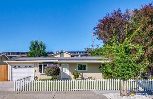 Building Photo - Turnkey Home with Natural Light & Upgrades...
