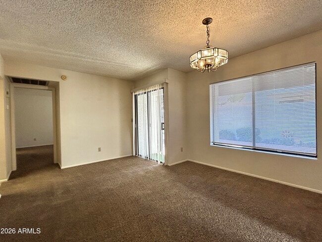 Building Photo - 1032 E Villa Maria Dr