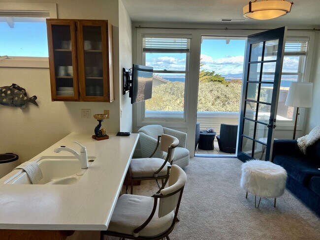 Building Photo - 189E - CS