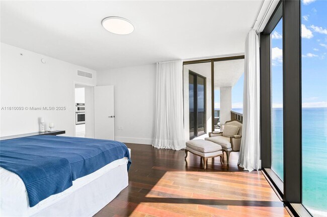 Building Photo - 16275 Collins Ave