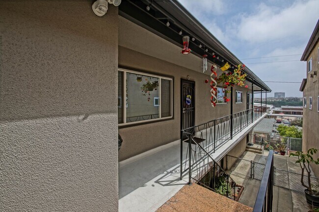 Building Photo - 330 Bungalow Dr