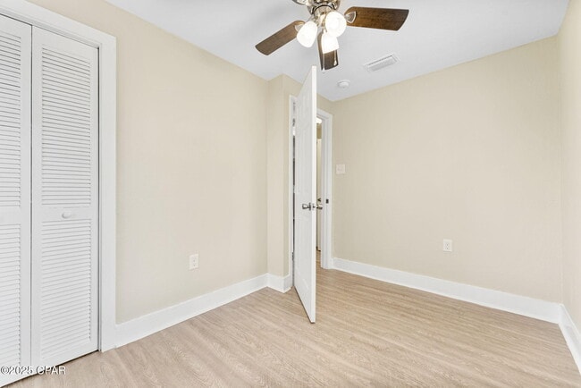 Building Photo - 1020 E 14th Ct