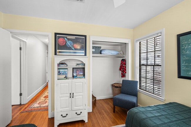 Building Photo - 306 Naples St