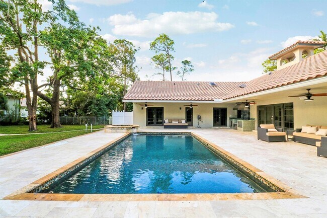 Building Photo - 67 Pacer Cir