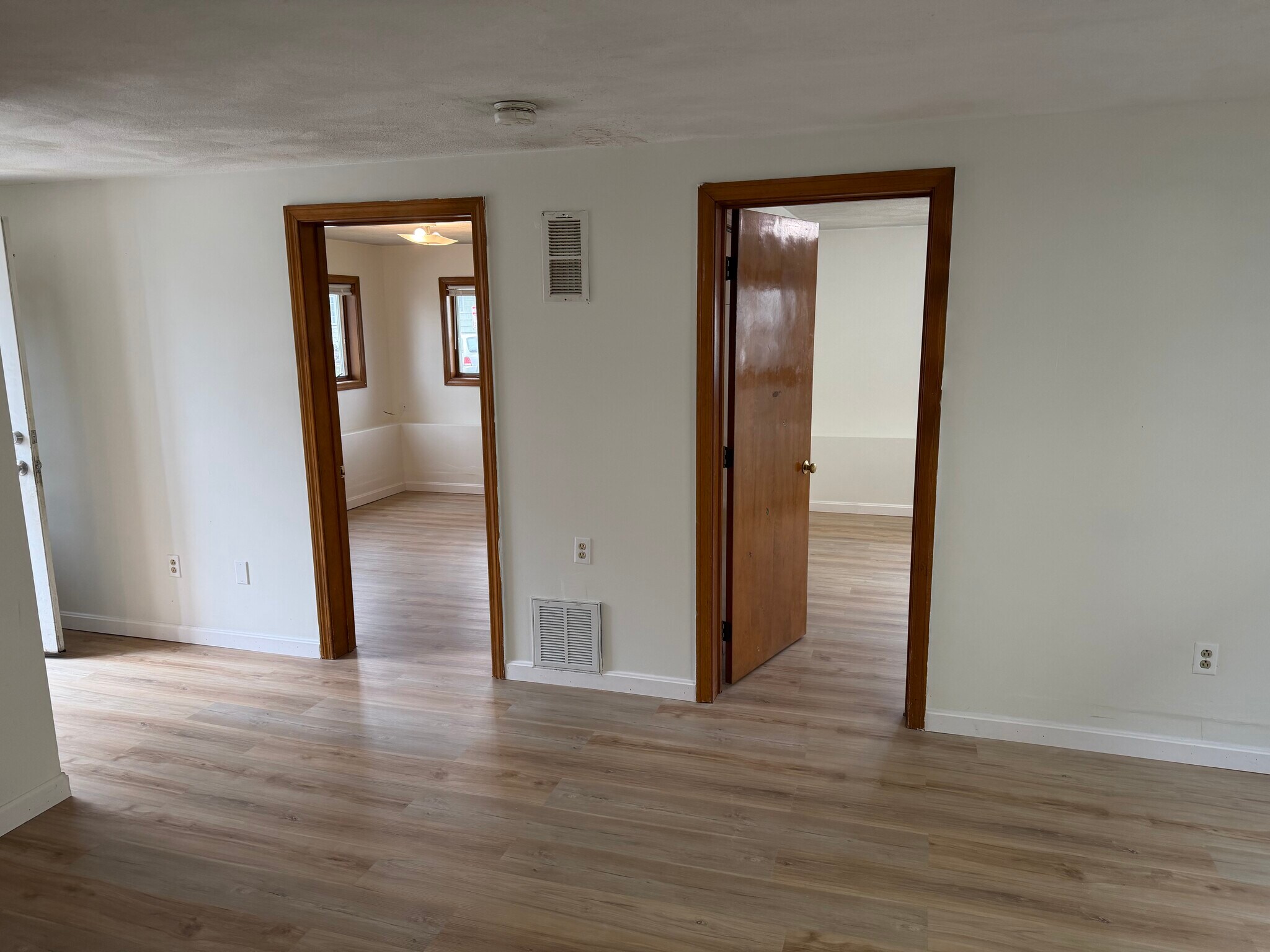 Building Photo - 97 Mill St