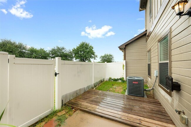 Building Photo - 1900 Little Elm Trail