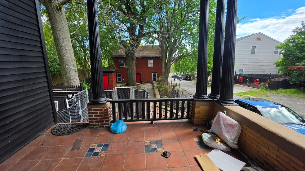 Building Photo - 178 Brunswick Ave