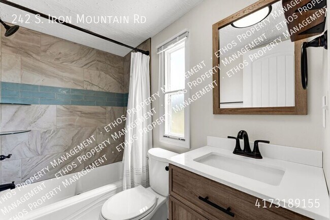Building Photo - 242 S Iron Mountain Rd