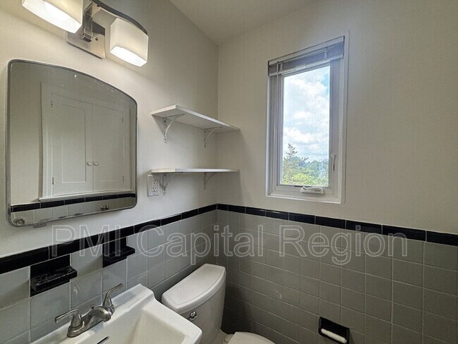 Building Photo - 2929 Terrace Dr