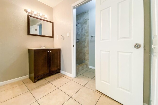 Building Photo - 3053 Stanton Ave