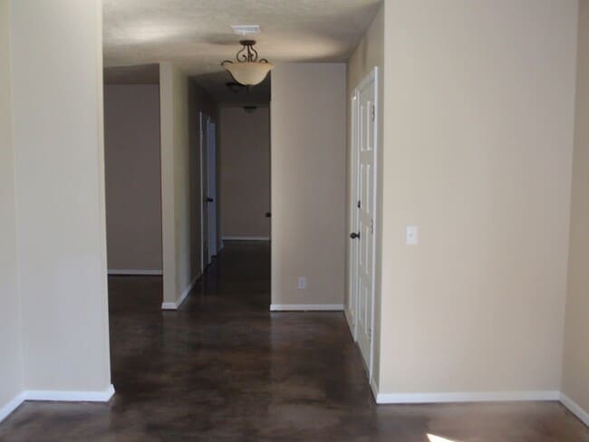 Building Photo - 1217 Guinn Ln