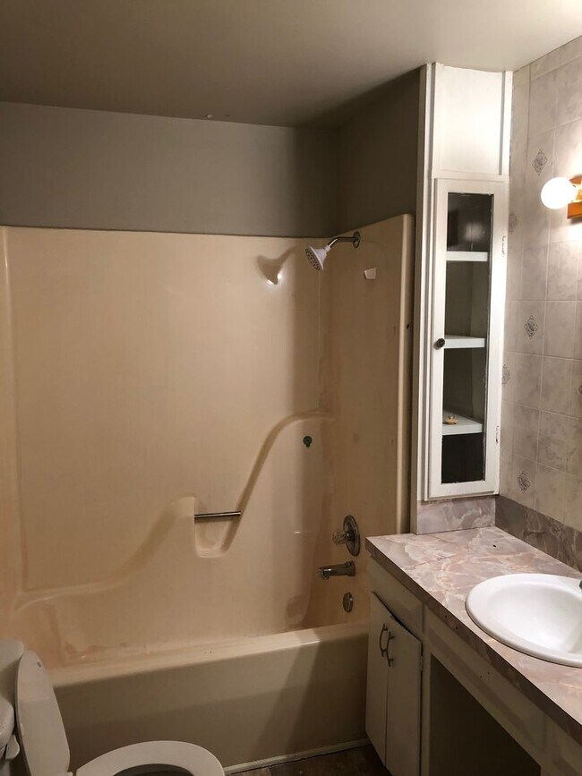 Building Photo - 3 bedroom 2 bath HOME in Farmington / FARM...