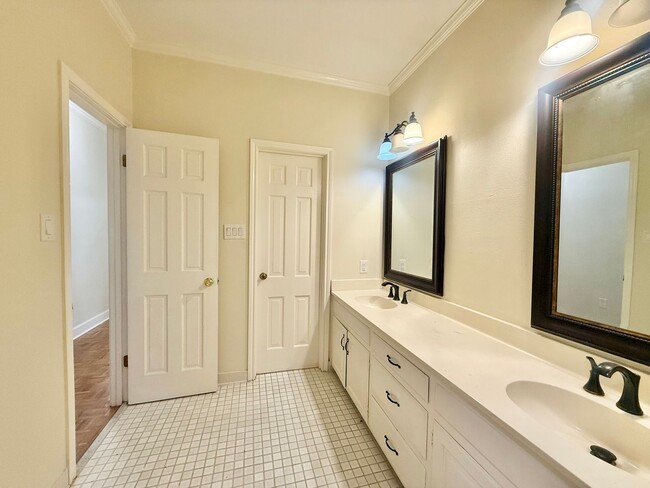 Building Photo - Home For Lease