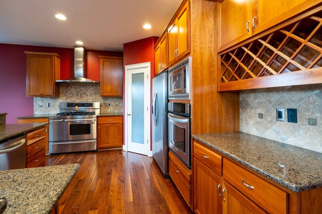 Building Photo - 3+ Bedroom 2.5 Bath with Office and Bonus Room - Indoor Play Structure - North Salmon Creek