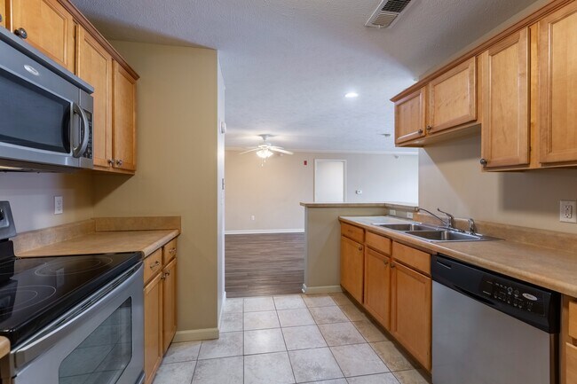 Floorplan - Square 131 - 4880 - 12 Plex