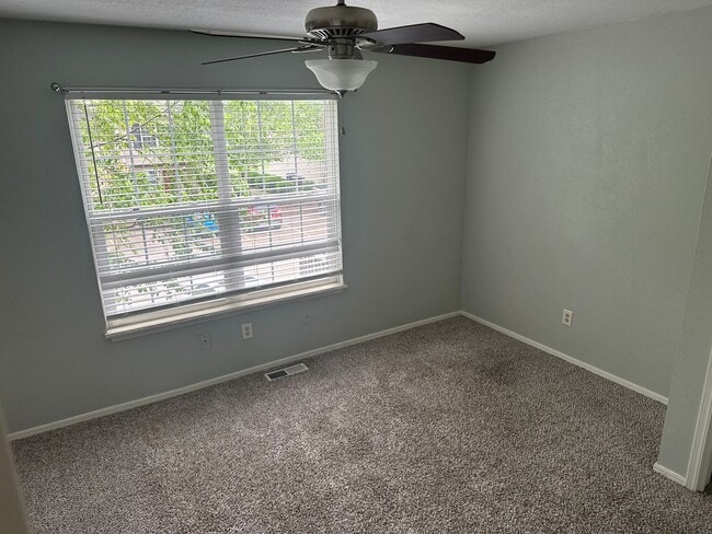 Building Photo - 2-Bedroom, 2-Bathroom End Unit Condo with ...