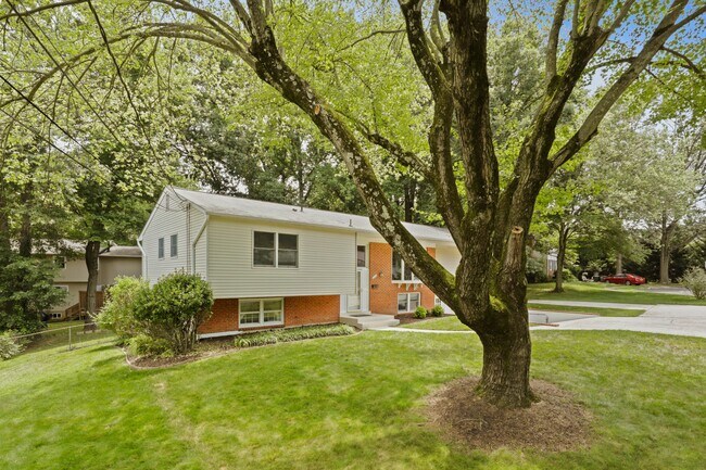 Building Photo - 2527 Swift Run St