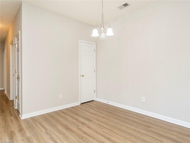 Building Photo - 3010 Winston Dr