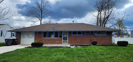 Building Photo - C0MING S00N