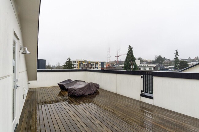 Building Photo - 3Bd/3Ba Seattle Townhome