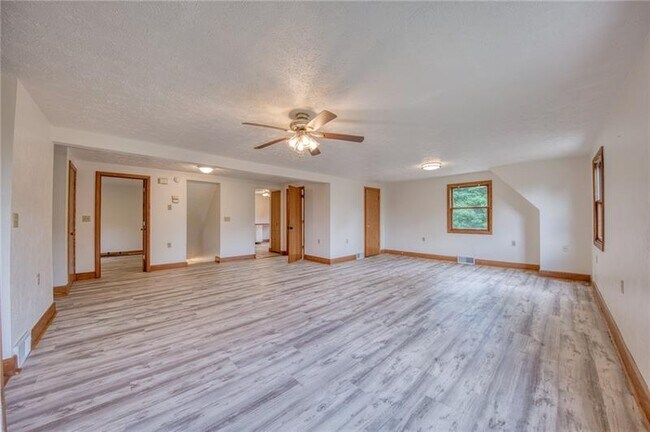 Building Photo - 4465 Mt Troy Rd Ext