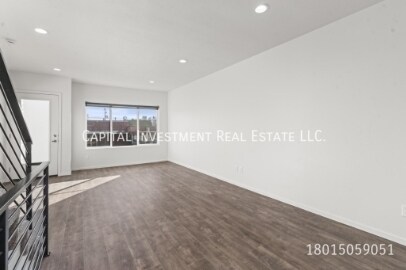 Building Photo - 1689 S W Temple St