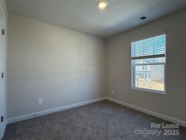 Building Photo - 160 Bird Dog Dr