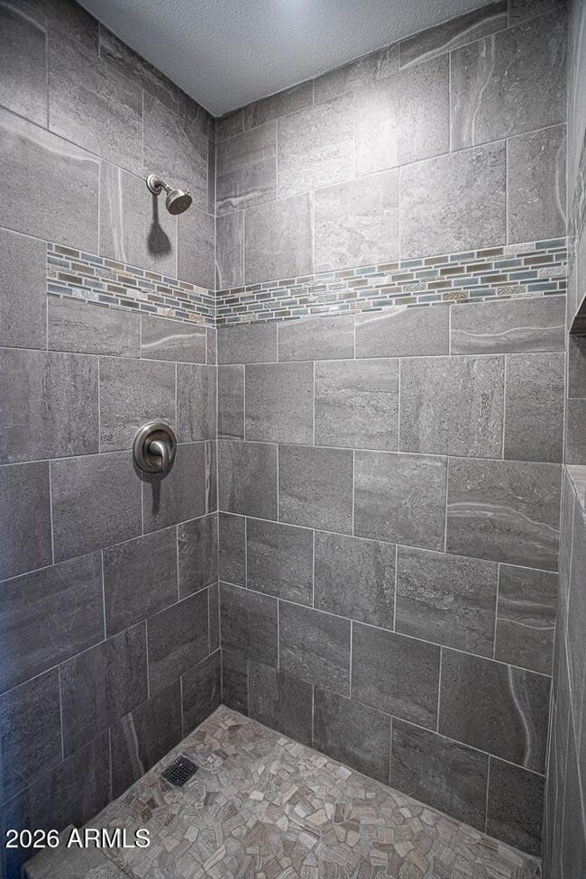 Building Photo - 318 N Palm St