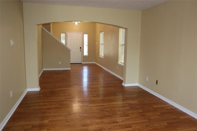 Building Photo - 11735 Rolling Stream Dr