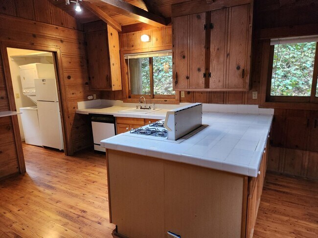 Building Photo - 11075 Dell Ave