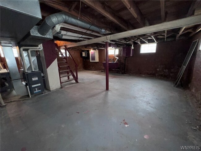 Building Photo - 102 Francis Ave