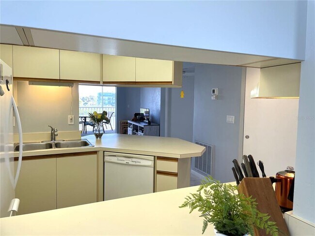 Building Photo - 1401 S McCall Rd